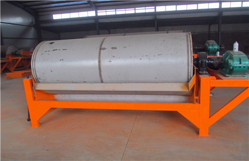 礦用磁選機(jī)，新型礦用磁選機(jī)用于釩鈦磁鐵礦分選的優(yōu)越性_單傳動(dòng)輥壓磁選機(jī)打開新的破碎天地磁場(chǎng)一般為多少_磁塊如何排列 